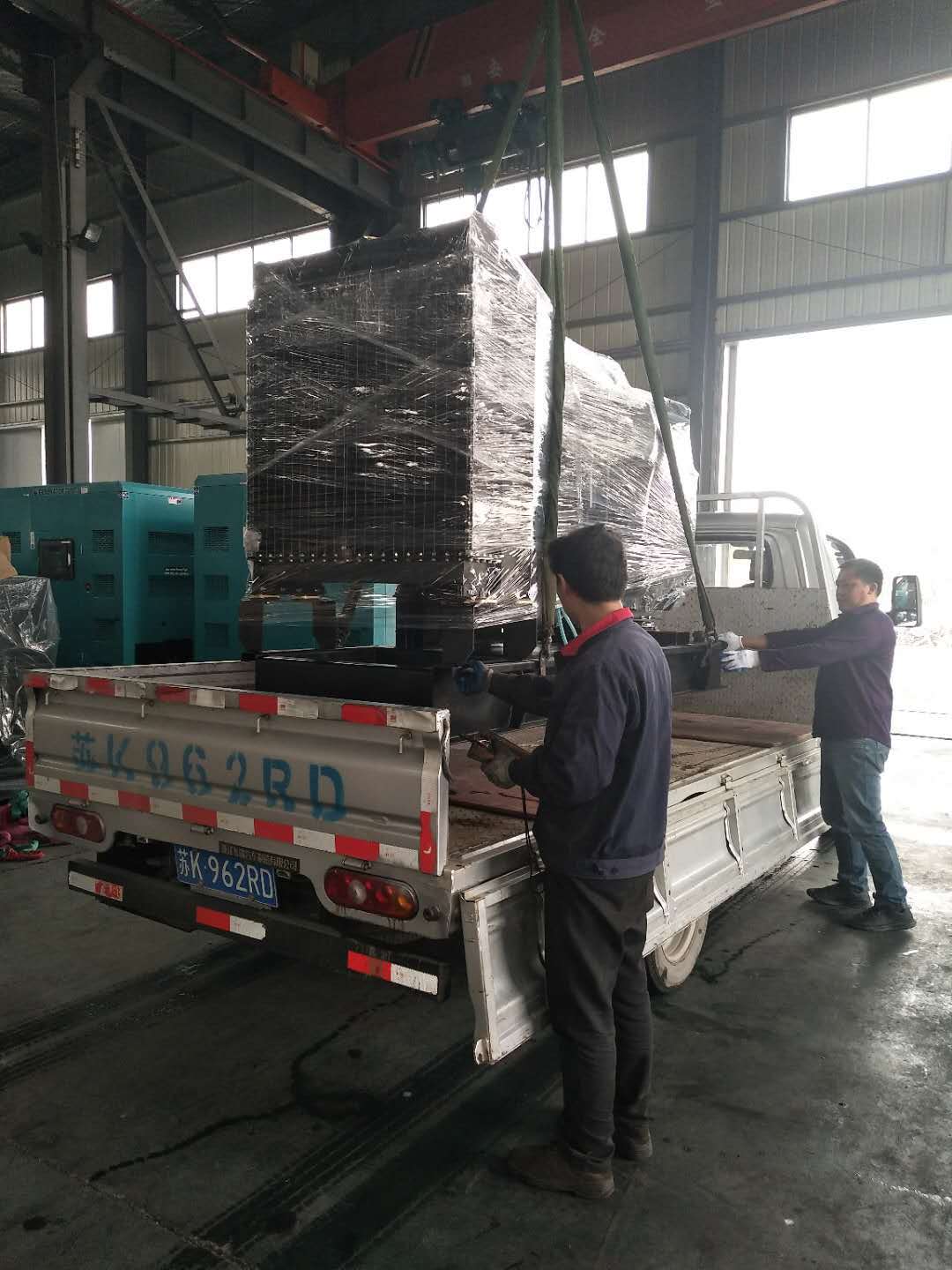 200KW上柴股份柴油发电机组调试合格发往昆山